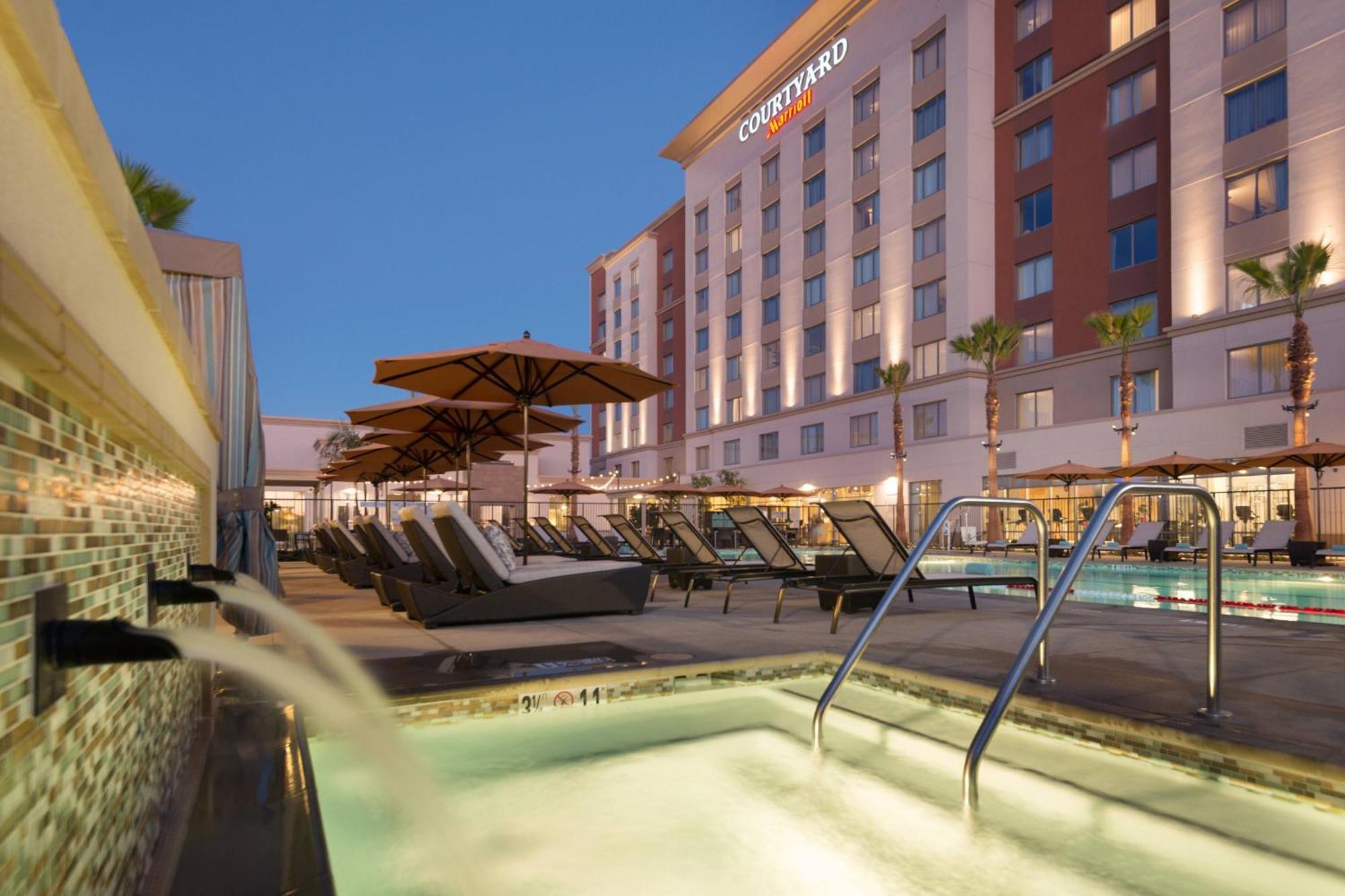 Courtyard By Marriott Irvine Spectrum Esterno foto