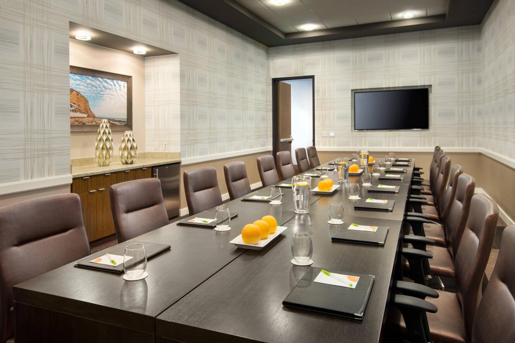 Courtyard By Marriott Irvine Spectrum Esterno foto