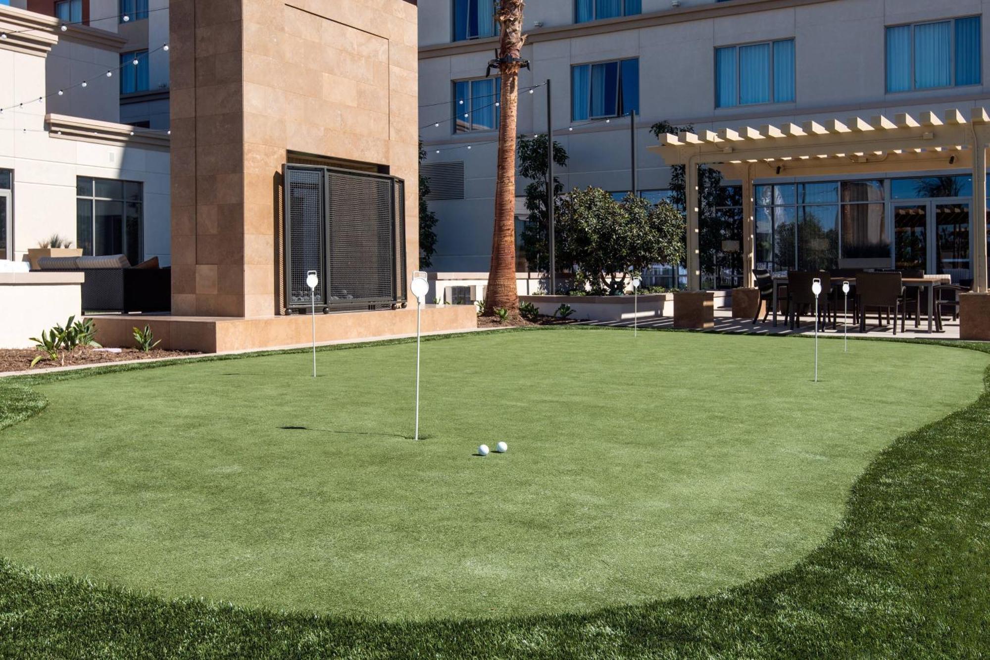 Courtyard By Marriott Irvine Spectrum Esterno foto